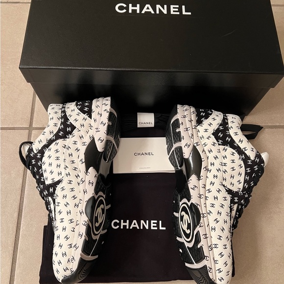 NWT Chanel Sport Runner CC Sneakers - Picture 11 of 16